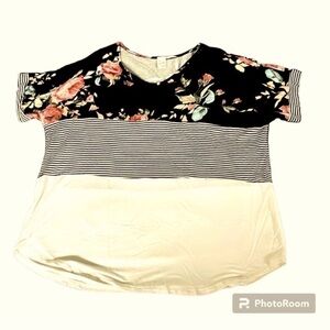Size 1X 7th Ray Triple Block floral Top